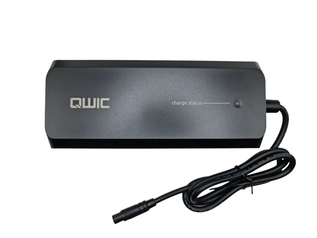 [55128] Acculader Qwic STC-8150LC 36V 4AH