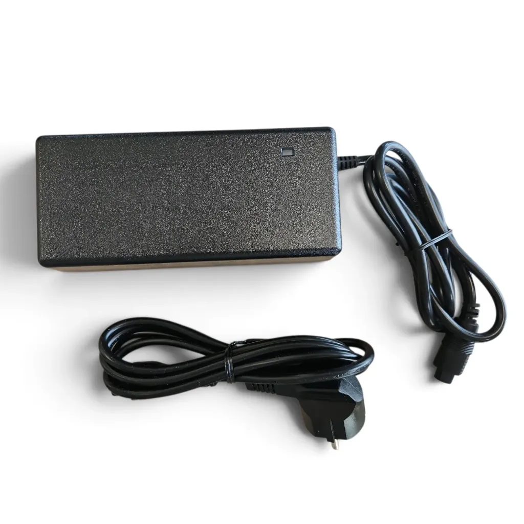 Acculader Joycube 42V 2A zwart